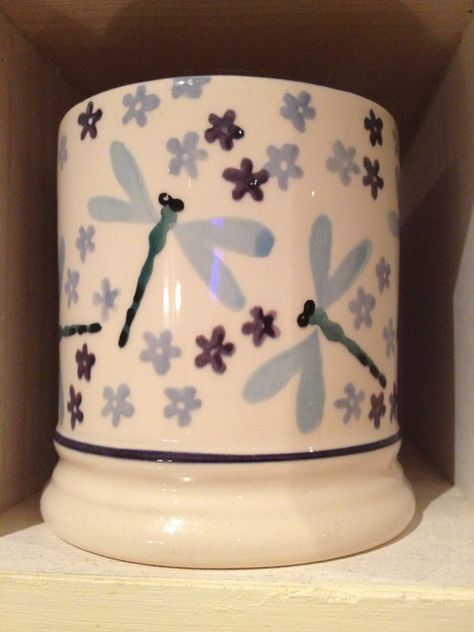 Emma Bridgewater DRAGONFLIES 0.5 pint mug Pottery Painting Dragonfly, Ceramic Pitcher Painting Ideas, Dragonfly Mug, Painting Pottery Ideas Mugs, Mugs Painting Ideas, Paint Mug Ideas, Mug Painting Ideas Aesthetic, Pottery Painting Mug Ideas, Mug Pottery Painting