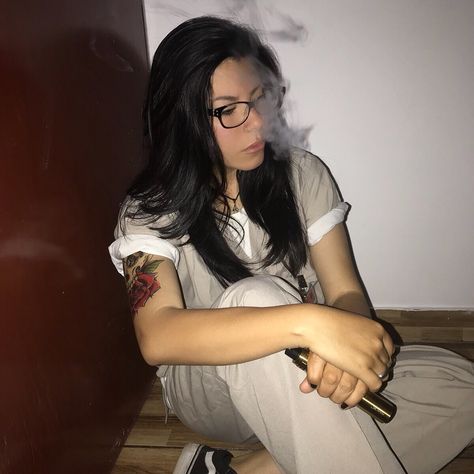 Alex Vause Halloween Alex Vause Halloween Costume, Oitnb Halloween Costumes, Oitnb Alex Vause, Orange Is The New Black Alex Vause, Alex Orange Is The New Black, Alex Vause Icon, Alex Vause Hot, Alex Vause Costume, Alex Vause Wallpaper