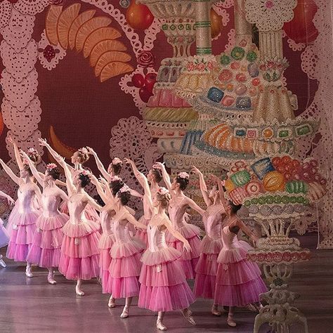 New York City Ballet on Instagram: “THE NUTCRACKER // George Balanchine’s The Nutcracker® has many memorable moments, including Act II’s Waltz of the Flowers, the final…” Nutcracker Ballet Costumes, Waltz Of The Flowers, New York City Ballet, George Balanchine, Ballerina Art, Ballet Photos, City Ballet, Nutcracker Ballet, The Nutcracker