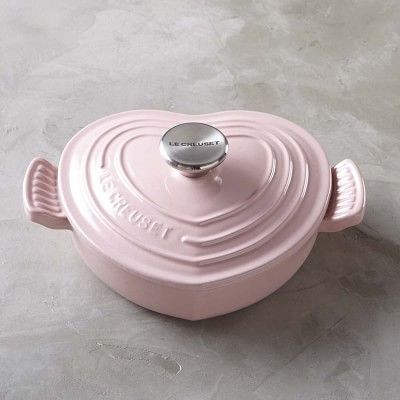 Le Creuset Cast-Iron Heart-Shaped Dutch Oven #williamssonoma Kitchen Ikea, Pastel Kitchen, Popsugar Food, Smart Tiles, Deco Rose, Iron Heart, Fotografi Vintage, Keep Food Warm, Pink Kitchen