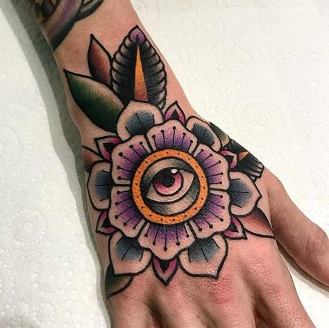 Traditional Tattoo Eye, Traditional Hand Tattoo, All Seeing Eye Tattoo, Traditional Tattoo Sleeve, Traditional Tattoo Art, Old Tattoos, Classic Tattoo, Eye Tattoo, American Traditional Tattoo