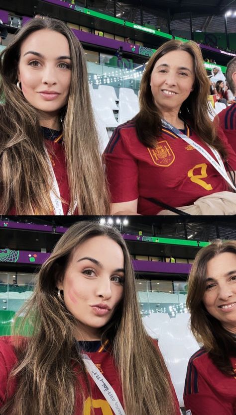 Aurora with her mother suportting Gavi during today's game And her eyes...her eyes are so beautiful 🥺🤏 Pablo Gavi And His Girlfriend, Pablo Gavi Eyes, Pablo Gavi Girlfriend, Shifting Inspiration, Football Wife, Wattpad Ideas, Brunette Girls, Football Girlfriend, Footballers Wives