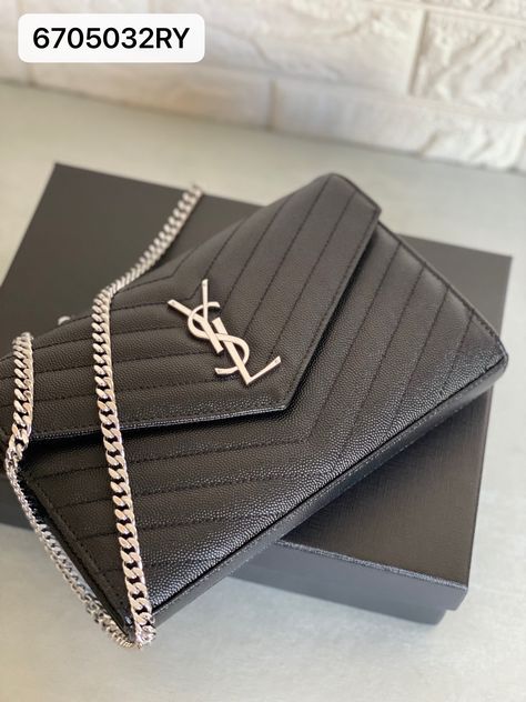 Ysl Silver Bag, Saint Laurent Bag Outfit, Saint Laurent Woc, Ysl Woc, Ysl Envelope Bag, Black Bag Outfit, Ysl Wallet On Chain, Ysl Clutch, Ysl Wallet