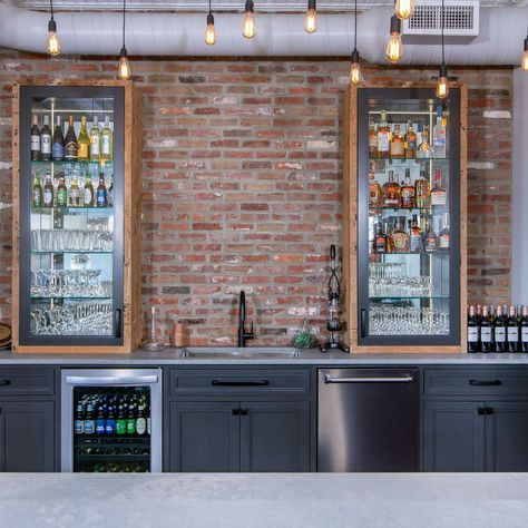 Bar With Brick Wall, Industrial Home Bar, Wet Bar Ideas, Basement Wet Bar, Reclaimed Wood Bars, Custom Kitchen Remodel, Home Bar Rooms, Home Bar Design, Game Room Bar