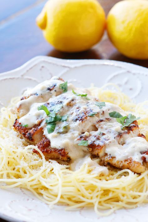 Love crispy garlic chicken and buttery lemon noodles? You will love this creamy Lemon Chicken Pasta Recipe! Lemon Noodles, Crispy Garlic Chicken, Creamy Lemon Chicken Pasta, Lemon Sauce For Chicken, Lemon Chicken Pasta, Crispy Garlic, Creamy Lemon Chicken, Sauce For Chicken, Chicken Pasta Recipes