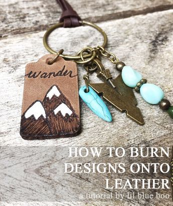 How To Burn Leather Diy, Leather Stamped Keychain, Burned Leather Earrings, Burning Leather Diy, Leather Burning Diy, Small Leather Projects, Leather Pyrography, Leather Techniques, Leather Burning