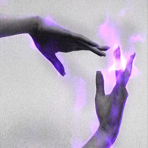 Imogen Temult Aesthetic, Purple Superpowers, Superpowers Aesthetic, Purple Witch Aesthetic, Superpowers Ideas, Morrigan Aesthetic, Imogen Temult, Aesthetic Dragon, Super Powers Art