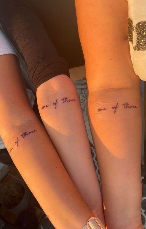 Friend Group Tattoos Small, Friend Group Tattoos, Matching Tattoos For Siblings, Group Tattoos, Cousin Tattoos, Maching Tattoos, Tattoos Aesthetic, Matching Friend Tattoos, Cute Matching Tattoos