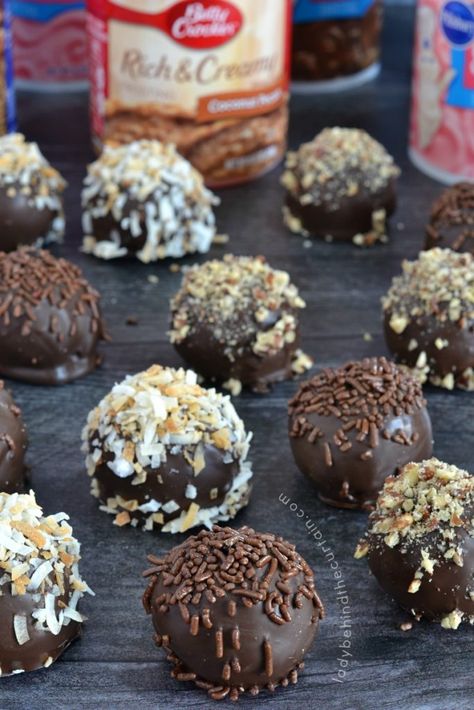 German Chocolate Cake Balls Chocolate Cake Balls, German Candy, Cake Ball Recipes, Cake Ball, Chocolate Cake Pops, Coconut Pecan, Cake Pop Recipe, Cake Bites, Dark Chocolate Cakes