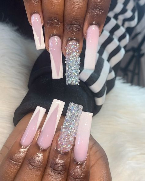 Pink Long Nails Birthday, Pixie Crystal Nails, Belly Piercing Ring, Acrylic Toes, Glamour Nails, Diamond Nails, Crystal Nails, Exotic Nails, Elegant Nails