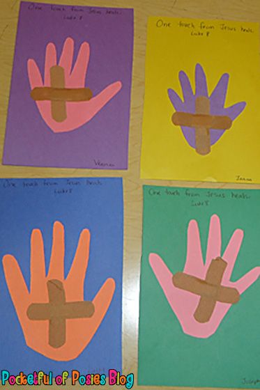 Jesus Heals Sunday School Craft for kids. Use hand-paint to make things more fun! Jesus Healing, Sunday School Projects, Christian Preschool, Story Of Jesus, Children's Church Crafts, Bible Story Crafts, Sunday School Kids, Sunday School Crafts For Kids, Preschool Bible