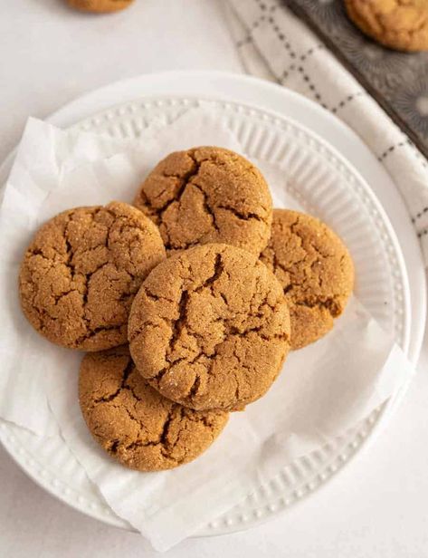 Old Fashioned Molasses Cookies are chewy and stay soft for days. A classic cookie beloved by adults and kids of all ages. Old Fashioned Molasses Cookies, Soft Molasses Cookies, Buttermilk Pie Recipe, Easy Holiday Baking, Easy Gingerbread Cookies, Molasses Cookies Recipe, Peppermint Marshmallows, Chocolate Peanut Butter Fudge, Easy Christmas Cookie Recipes