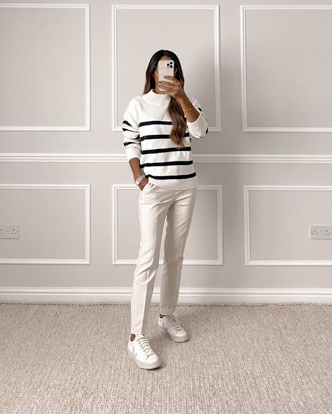 White Pants Chic Outfit, White Trouser Outfit Winter, Winter Classic Outfits For Women, Neeta Starling, Off White Pants Outfit, White Pants Outfit Winter, White Trousers Outfit, Casual Chic Classy, Casual Chique Stijl