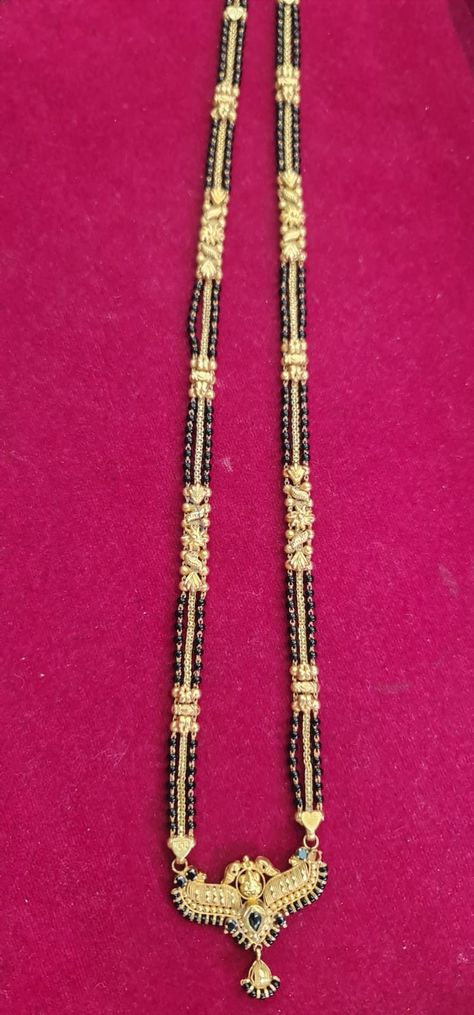 Neck Black Beads Gold, Nallapusala Danda Designs, Nallapusala Chain Design Gold, Nala Pusalu Latest Designs, Long Nalla Pusalu Designs Latest, Long Nallapusalu Designs Gold, Short Nallapusalu Designs Gold, Long Black Beads Mangalsutra Designs, Nalla Pusalu Designs Latest Short