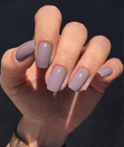 Chic Nails Elegant, Nails Elegant, Beauty Hacks Nails, Milky Nails, Hello Nails, Subtle Nails, Simple Gel Nails, Casual Nails, Simple Acrylic Nails