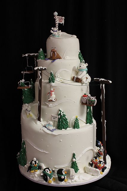 ski slope cake Super Torte, Winter Torte, Snow Cake, Christmas Wedding Cakes, Ski Slope, Christmas Cake Designs, Winter Wedding Cake, Christmas Cake Decorations, Xmas Cake