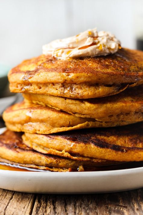 Pancakes With Cinnamon, Fluffy Pumpkin Pancakes, Pumpkin Pancake Recipe, Cinnamon Honey Butter, Cinnamon Honey, Amazing Breakfast, Pumpkin Pancakes, Fall Flavors, Honey Butter