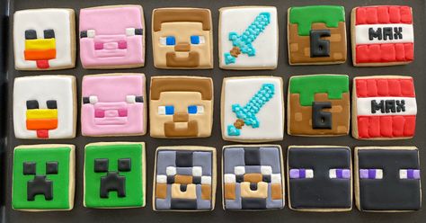 🖐🏻PLEASE CONTACT SHOP FOR AVAILABILITY BEFORE PLACING ORDER. THANKS! 12 MINECRAFT inspired vanilla sugar cookies. Each Cookie favor is handmade and decorated by me in royal icing and is packaged in a food-grade cellophane bag and heat sealed (ensures freshness up to 3weeks). Per dozen (12) you can choose up to 3-4 designs 👍🏻creeper 👍🏻TNT 👍🏻steve 👍🏻alex 👍🏻dog/ wolf 👍🏻pig 👍🏻chicken 👍🏻ship 👍🏻red knight 👍🏻blue knight 👍🏻stampy 👍🏻enderman Looking for a different character? Co Roblox Decorated Cookies, Minecraft Cookies Royal Icing, Minecraft Cookies Decorated, Minecraft Sugar Cookies, Icing Biscuits, Cookies 2023, Minecraft Cookies, Nice Cakes, Blue Knight