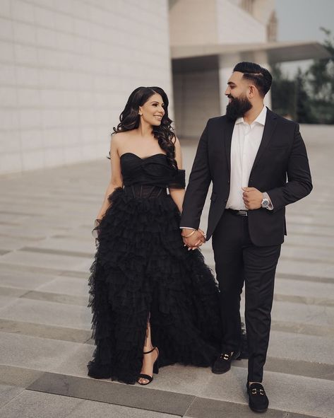 Engagement Photoshoot Black Dress, Couple Photoshoot Black Dress, Formal Attire Couple, Black Tie Couple Outfits, Formal Couple Pictures, Black Dress Couple Photoshoot, Black Outfit Engagement Photos, Fancy Couple Photoshoot, Elegant Couple Photoshoot Classy