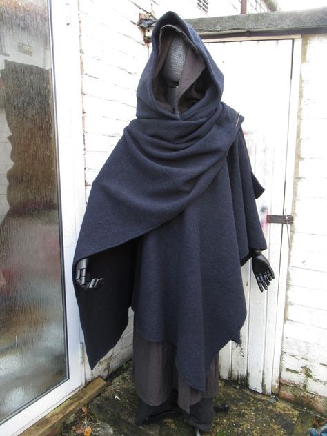 Kermit Memes, Poncho Cloak, Ancient Greek Clothing, Boiled Wool Fabric, Medieval Cloak, Strega Fashion, Aged Clothing, Goth Shoes, Hooded Robe