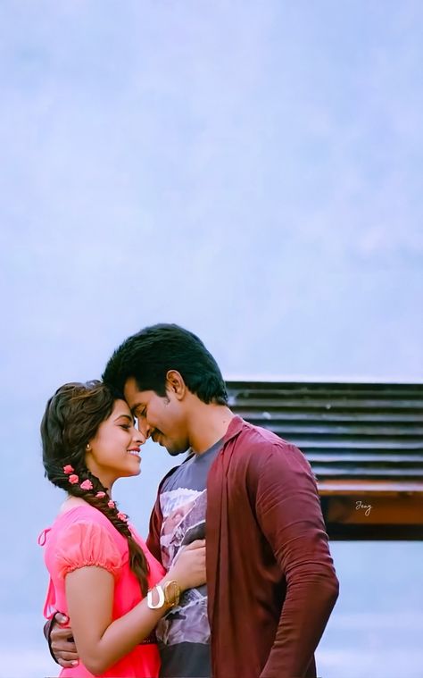 Kakki Sattai Movie Images Hd, Sivakarthikeyan Doctor Movie Images, Kaaki Sattai, Sri Divya, New Movie Images, Couples Beach Photography, Romantic Couple Poses, Romantic Couple Images, Cute Couples Photography