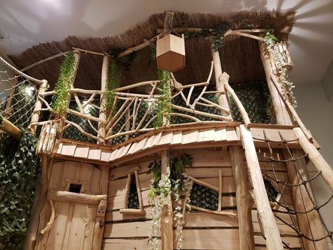 Dad Builds Amazing Indoor Treehouse for His Kids Indoor Treehouse, Indoor Tent For Kids, Indoor Tree House, Disney Themed Bedrooms, Fantasy Houses, Indoor Playroom, Disney House, Indoor Tents, Themed Bedrooms