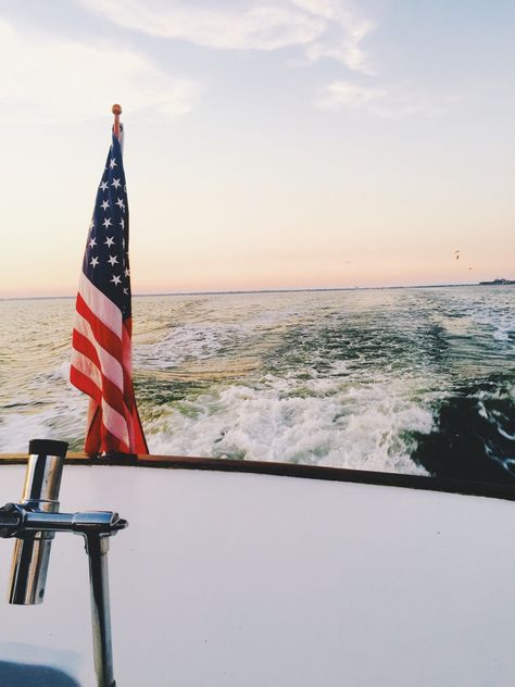 Boat Day Aesthetic, Sailing Aesthetic, Boat Aesthetic, Boat Days, Aesthetic Sunrise, Boat Girl, Aesthetic Lake, Summer Vision, Sunset Mountains