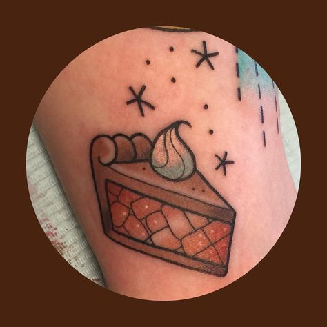 Julie ✱ B on Instagram: “Hope you've been full o pie and other things this weekend 🍠🍗🥕🍰 #happythanksgiving #applepie #pietattoo” Pie Tattoo, Jagua Henna, Dessert Art, Henna Stencils, Traditional Tattoos, Reference Photos, Deathly Hallows Tattoo, Traditional Tattoo, You've Been