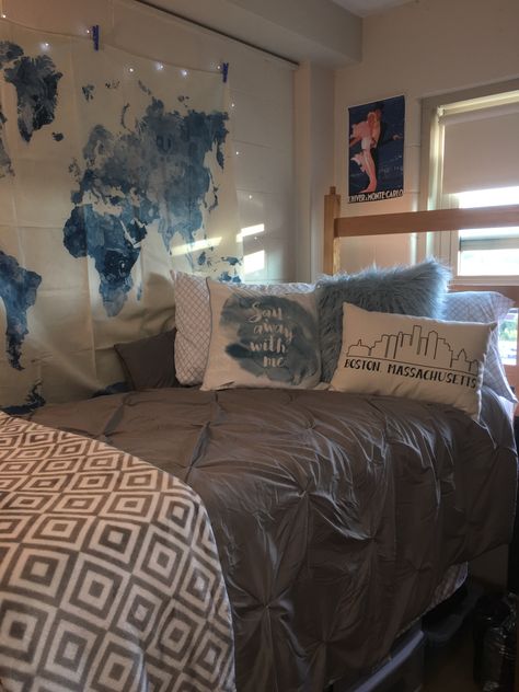 Travel Dorm Room Theme, Bedroom Travel Theme, Ocean Themed Dorm Room, Blue Themed Dorm Room, Dorm Room Blue, Teen Bedroom Inspiration, Dorm Things, Travel Themed Bedroom, Dorm Room Themes