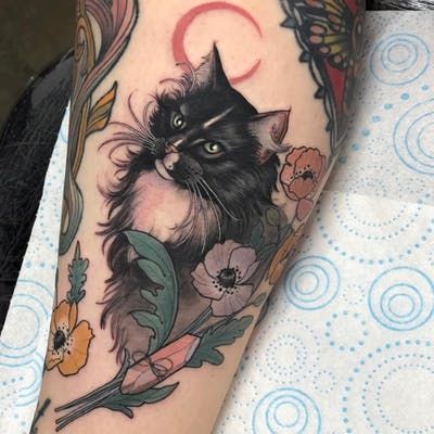 Hannah Flowers, Traditional Tattoo Animals, Traditional Tattoo Woman, Black Cat Tattoo, Cat Portrait Tattoos, Black Cat Tattoos, Theme Tattoo, Cat Tattoo Designs, Dream Tattoos