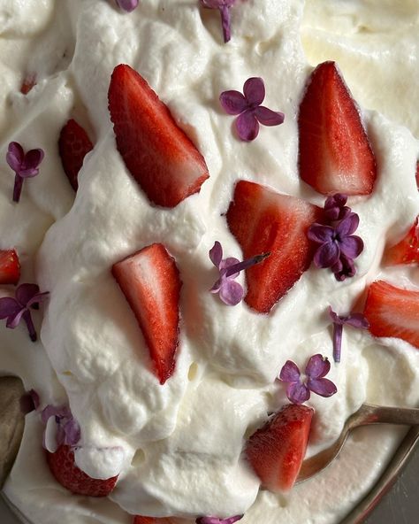 Strawberry Cream Aesthetic, Strawberries And Cream Aesthetic, Whipped Cream Aesthetic, Chili Butter, Elderflower Syrup, Dessert Catering, Cream Aesthetic, Catering Food, Aesthetic Stuff