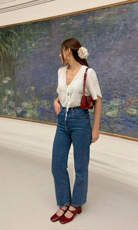 Parisian Work Style Summer, Fall Outfits Parisian Style, Parisian Jeans Outfits, Classy French Outfits, French Fall Fashion Parisian Chic, Fall Parisian Outfits, French Autumn Outfit, French Fashion Women Parisians, Fall French Outfits