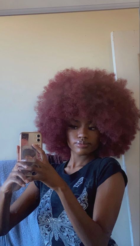 Afro Hair Dye, Afro Wig, Dramatic Hair, Natural Afro Hairstyles, Dyed Hair Inspiration, Dyed Natural Hair, Pelo Afro, Curly Girl Hairstyles, Afro Hair