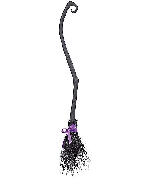 Witch Broom With Colored Bows - Spirithalloween.com Hermanas Sanderson, Best Broom, Halloween Witch Brooms, Witch Props, Witches Broom, Witch Wand, Witch Shoes, California Costumes, Harry Potter Cosplay