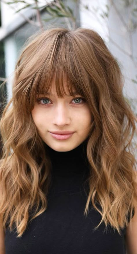 Balayage With Full Fringe, Curtain Bangs Full Fringe, Choppy Lob With Fringe, Eye Grazing Fringe Bangs, Double Fringe Haircut, Waterfall Fringe Hair, Brow Grazing Fringe Bangs, Heavy Fringe Hairstyles, Swept Curtain Bangs