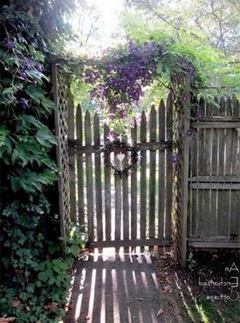 Garden Gate Decor, Garden Gate Ideas, Garden Gates And Fencing, Iron Garden Gates, Garden Gate Design, Garden Nook, Gate Ideas, Garden Entrance, Cottage Gardens