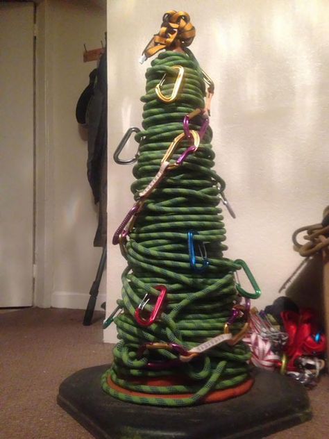 My Roommate Likes Climbing - This Is His Christmas Tree This Year Climbing Art, Elegant Christmas Tree Decorations, Blue Christmas Tree, Elegant Christmas Trees, Creative Christmas Trees, Unique Christmas Trees, Christmas Tree Ideas, Elegant Christmas, Diy Christmas Tree