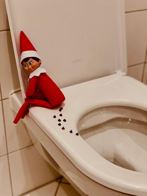 Elf Poop, Elf Trap, Elf Writing, Elf Ideas Easy, Easy Elf On The Shelf, Easy Elf, Awesome Elf On The Shelf Ideas, Elf Activities, Xmas Elf