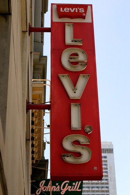 Levi's Neon SIgn...San Francisco, California Levis Aesthetic, Jeans Recycling, Old Neon Signs, Retro Signs, Levis Strauss, Signage Signs, Disco Style, Vintage Neon Signs, Jeans Levis