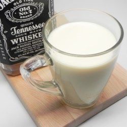 Jack Daniels(R) Very Merry Eggnog - Allrecipes.com Jack Daniels Eggnog Recipe, Jack Daniels Recipes, Egg Nog Recipe, Boozy Fruit, Vitamix Soup, Thanksgiving Recipes Drinks, Eggnog Recipe Homemade, Eggnog Recipes, Easy No Bake Cookies