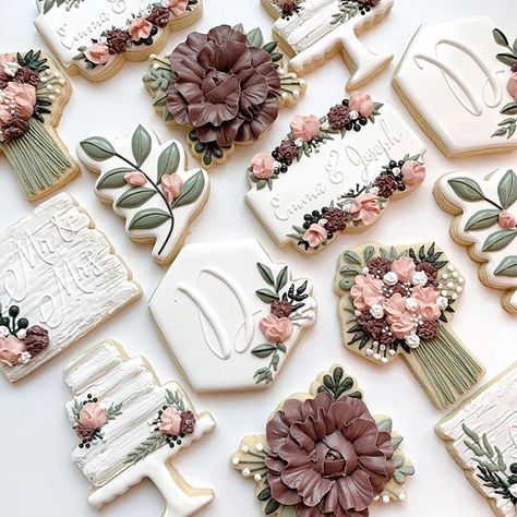 Floral Wedding Cookies, Watercolor Cookies, Flower Sugar Cookies, Anniversary Cookies, Bridal Cookies, Purple Forest, Decorative Cookies, Cookies Theme, Sugar Cookie Royal Icing