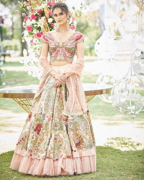 Experience the grand summer romance in this box pleated lehenga, paired with a butterfly blouse from @varunbahlcouture’s Spring Summer 2018… Varun Bahl, Ritu Kumar, Anita Dongre, Gaun Fashion, Pink Lehenga, Ghagra Choli, Cocktail Gowns, Lehenga Designs, Indian Fashion Dresses