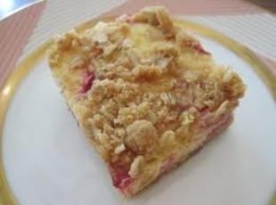 Sour Cream Rhubarb Squares Recipe Sour Cream Bars, Cream Cheese Monkey Bread, Rhubarb Squares, Rhubarb Dream Bars, Nutritious Meal Ideas, Rhubarb Cookies, Maine Food, Candy Bar Recipe, Rhubarb Desserts