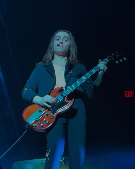 Jake Thomas, Jake Kiszka, Vampire Boy, New Rock, Concert Photography, Grown Man, Music People, White Boys, Photo And Video