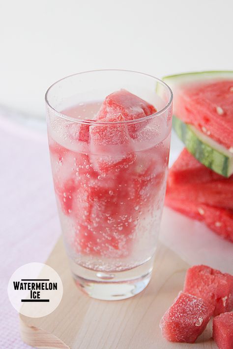 Watermelon Ice Watermelon Hacks, Watermelon Ice, Watermelon Recipes, Ginger Ale, Infused Water, Summer Treats, Ice Cubes, Non Alcoholic, Summer Drinks