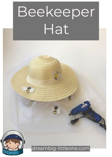 How to make a bee keeper hat for pretend play in your dramatic play center. Bees Activities, Dayhome Ideas, Prek Themes, Bee Keeper Hat, Mini Beasts, Dramatic Play Center, Insects Preschool, Bugs Preschool, Bee Activities