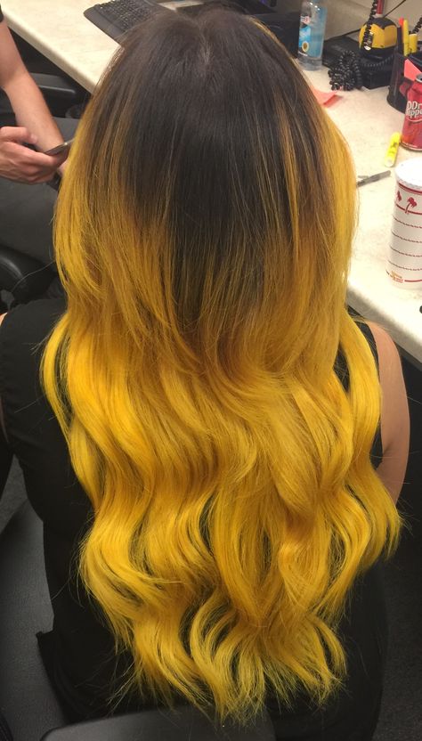 Yellow Hair Highlights, Yellow Hair Streaks, Yellow And Black Hair Color, Half Black Half Yellow Hair, Black And Yellow Hair Dye, Yellow Balayage, Yellow Ombre Hair, Sunflower Yellow Hair, Black And Yellow Hair