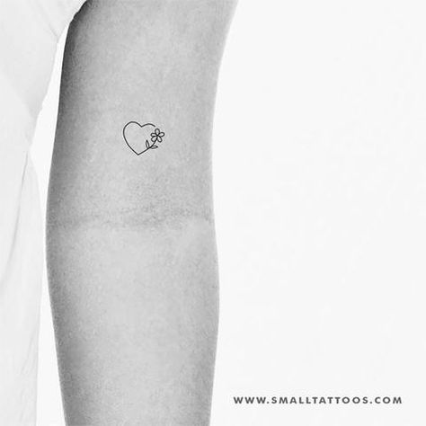 Mini Tattoos Heart, Classic Heart Tattoo, Dainty Heart Tattoo, Parker Tattoo, Mini Heart Tattoo, Flower Heart Tattoo, Simple Matching Tattoos, Resilience Tattoo, Small Heart Tattoo