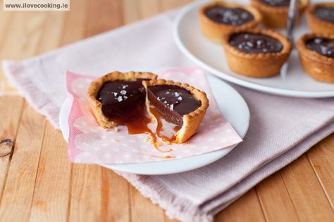 Salted Caramel Tartlets, Caramel Tartlets, Chocolate Tartlets, Caramel Tarts, Salted Caramel Chocolate Tart, Chocolate Caramel Tart, Salted Caramel Tart, Chocolate Tarts, Buffet Dessert