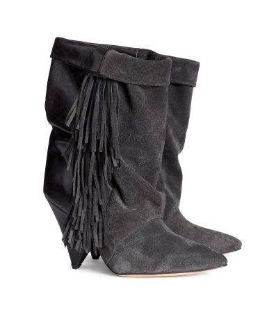 H&M Isabel Marant suede boots H&m Boots, Isabel Marant Boots, Suede Fringe Boots, Skor Sneakers, Boots Uk, Grey Boots, Fringe Boots, Stockholm Fashion, Suede Fringe